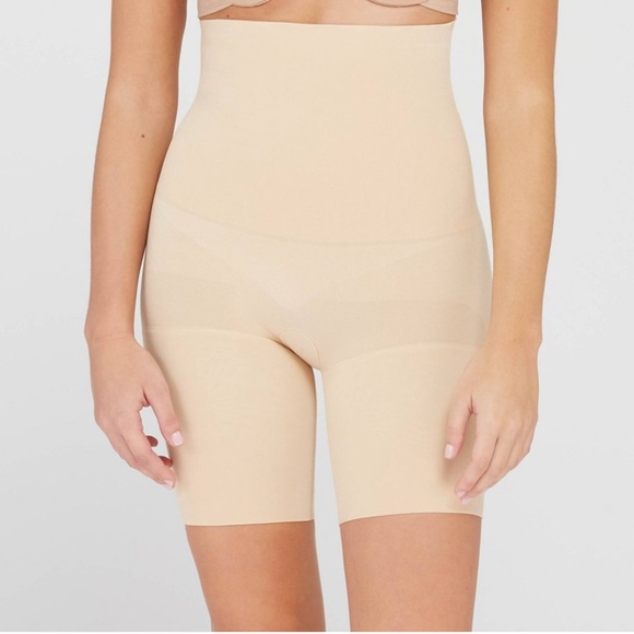 🥳 3/$26 Assets by Spanx High Waist Shaping Shorts Nude Beige - Picture 6 of 9